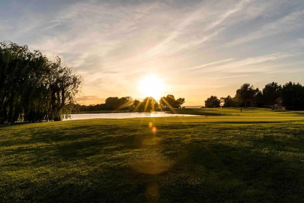 Magnifique Vue Lac Au Golf De Pont-Royal Mallemort Eksteriør billede
